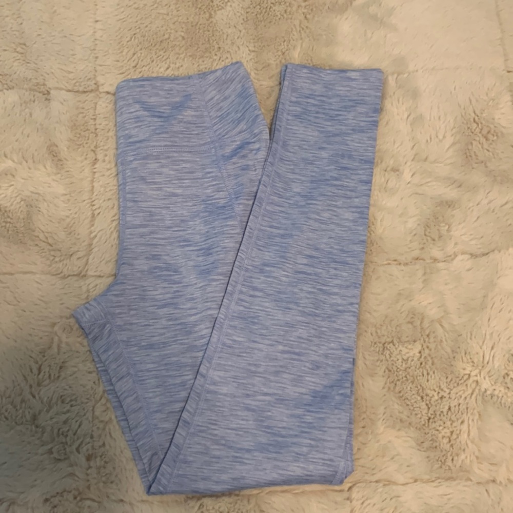 Vineyard Vines girls leggings.